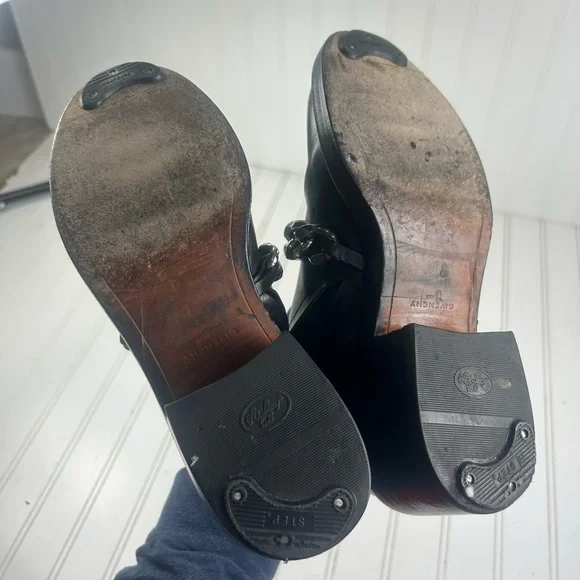 Givenchy Laura Black Chain Trimmed Leather Ankle Boots Womenโs Size 7-7.5 - Picture 6 of 12